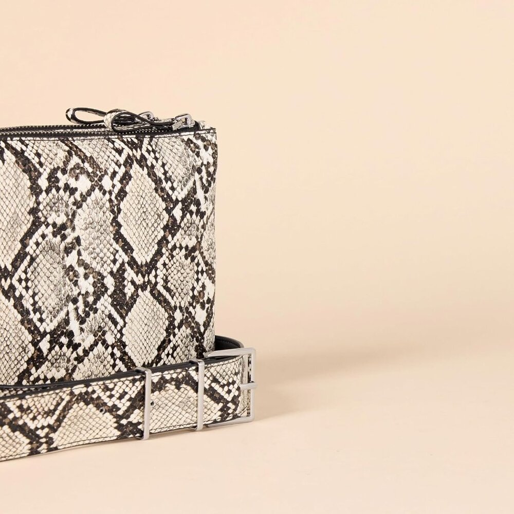 Women's Minimal Crossbody Bag - Picture 5 of 5